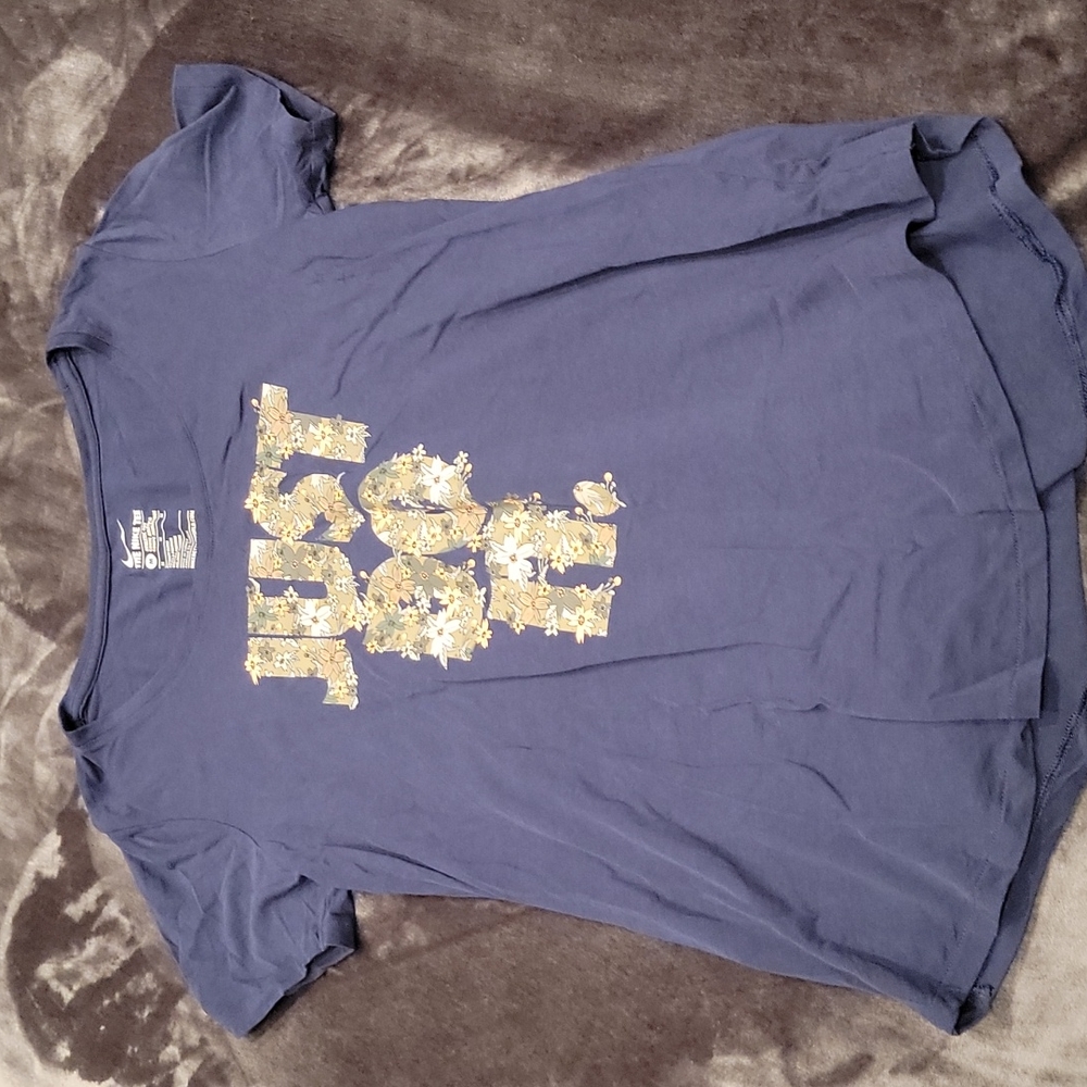 Nike tee